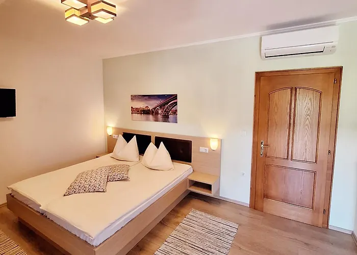 Gæstehus Gostisce Lesjak 3*