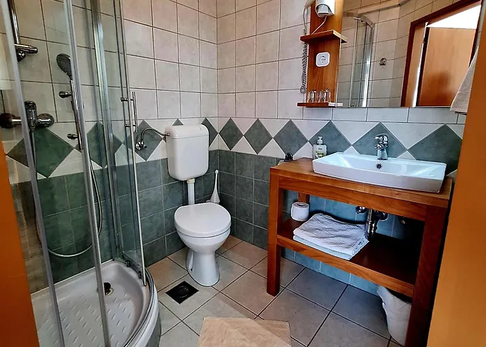 Konukevi Gostisce Lesjak 3*